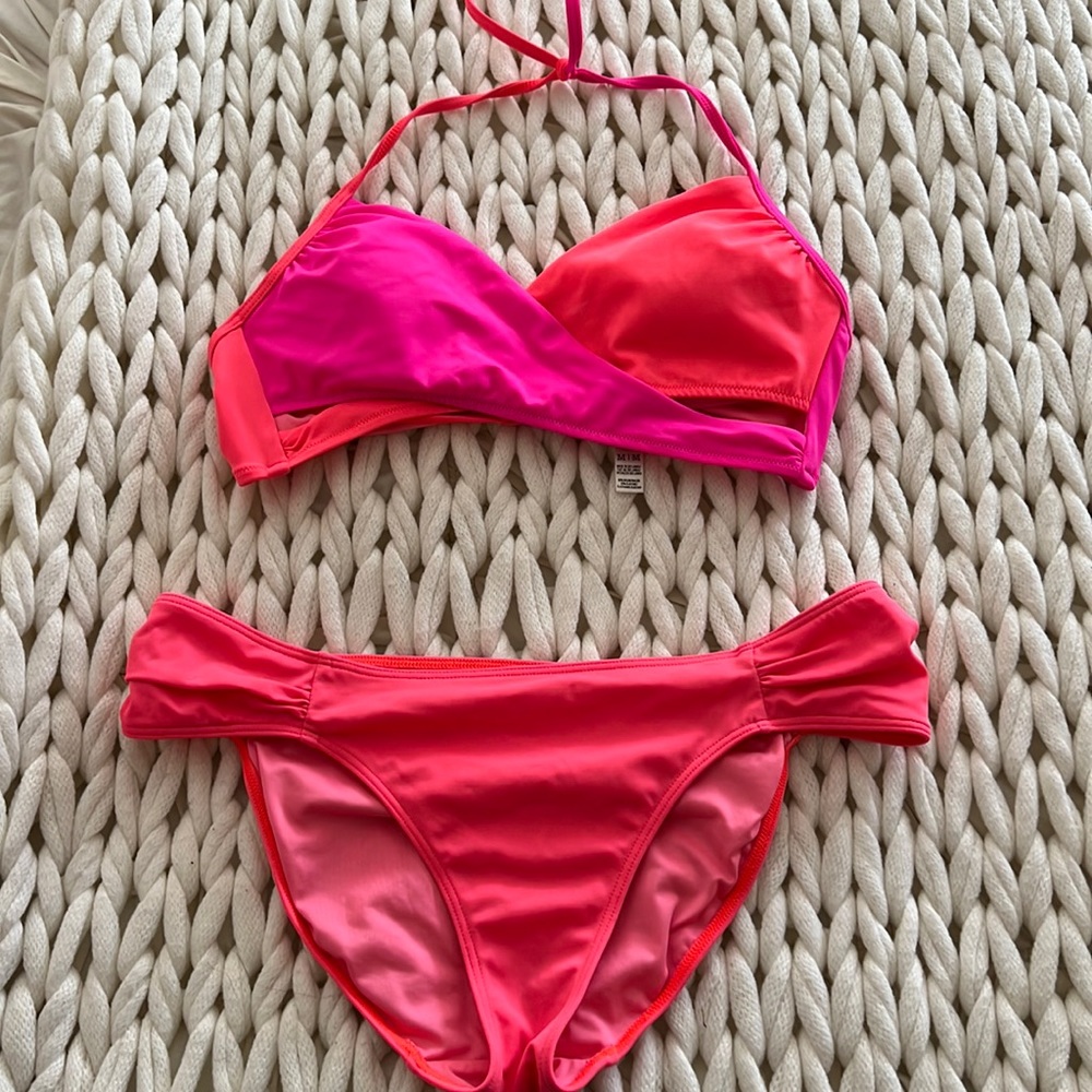 Victoria’s Secret Pink Medium Pink Halter Top Cut-Out Bikini